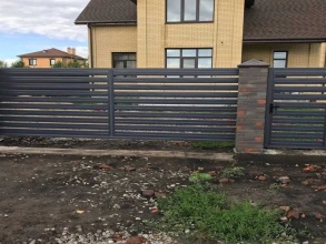 Забор жалюзи 72 метра фото в Адлере