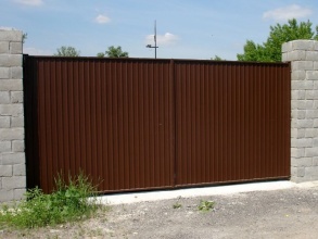 ворота распашные с ручным управлением - пример 11 фото в Адлере